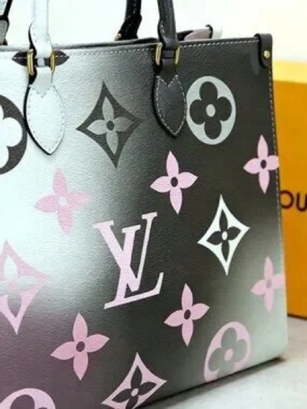 Louis Vuitton Onthego GM Monogram Gradient Pink
